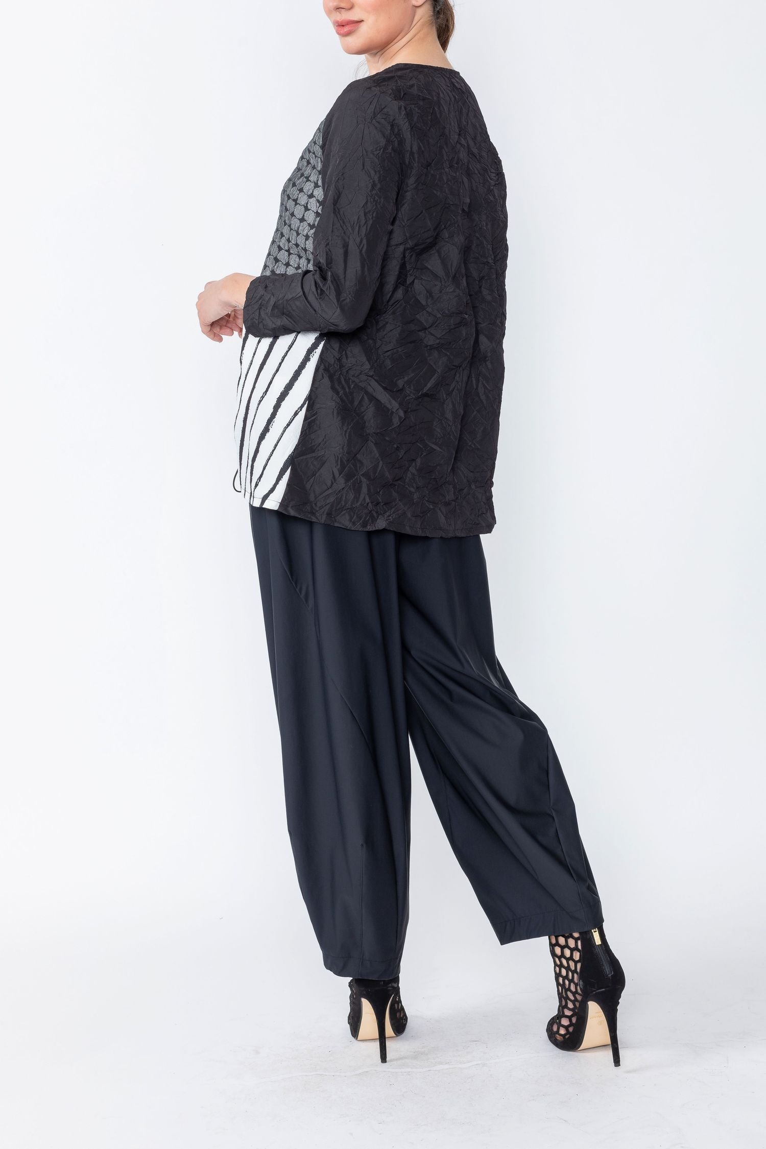 Black Memory Single Pocket Tunic Top