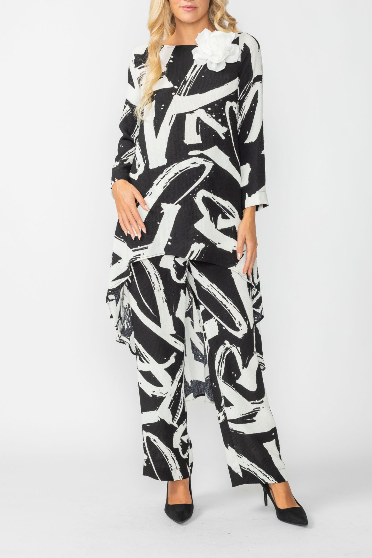 Black Boat-Neck High and Low Top