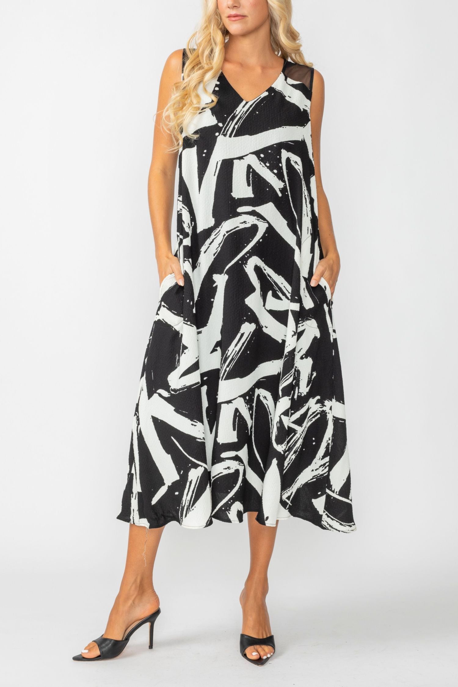 Black Contrast Print Deep V-Neck Dress