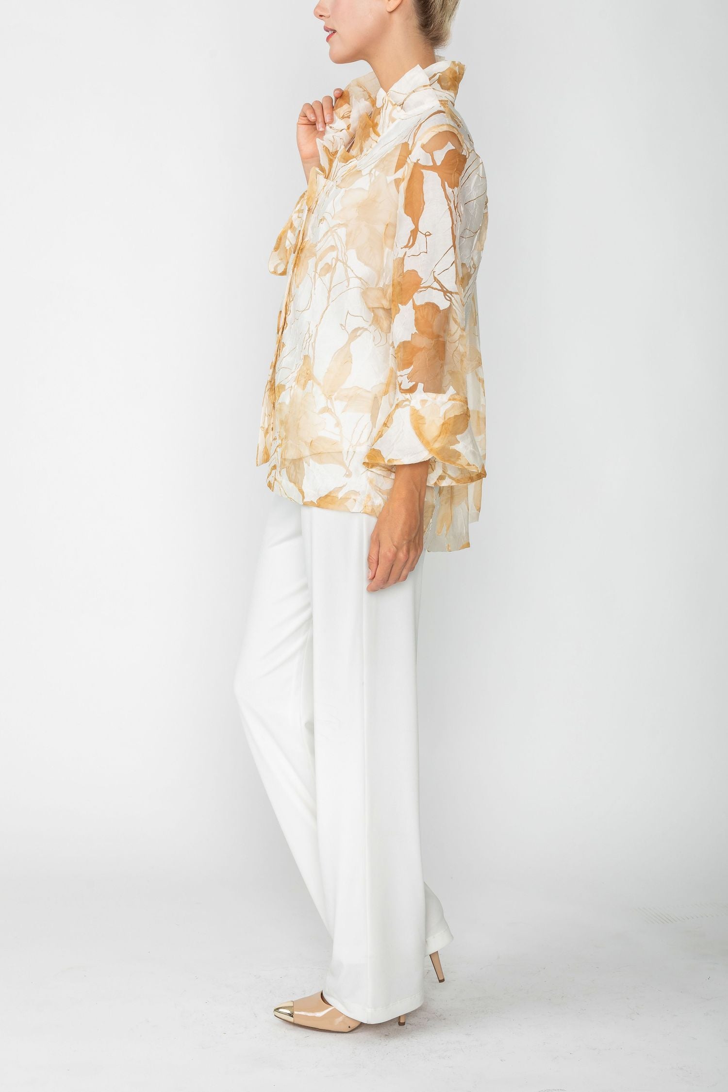 Beige Burn Out Pleated Collar & Back 3/4 Sleeves Jacket