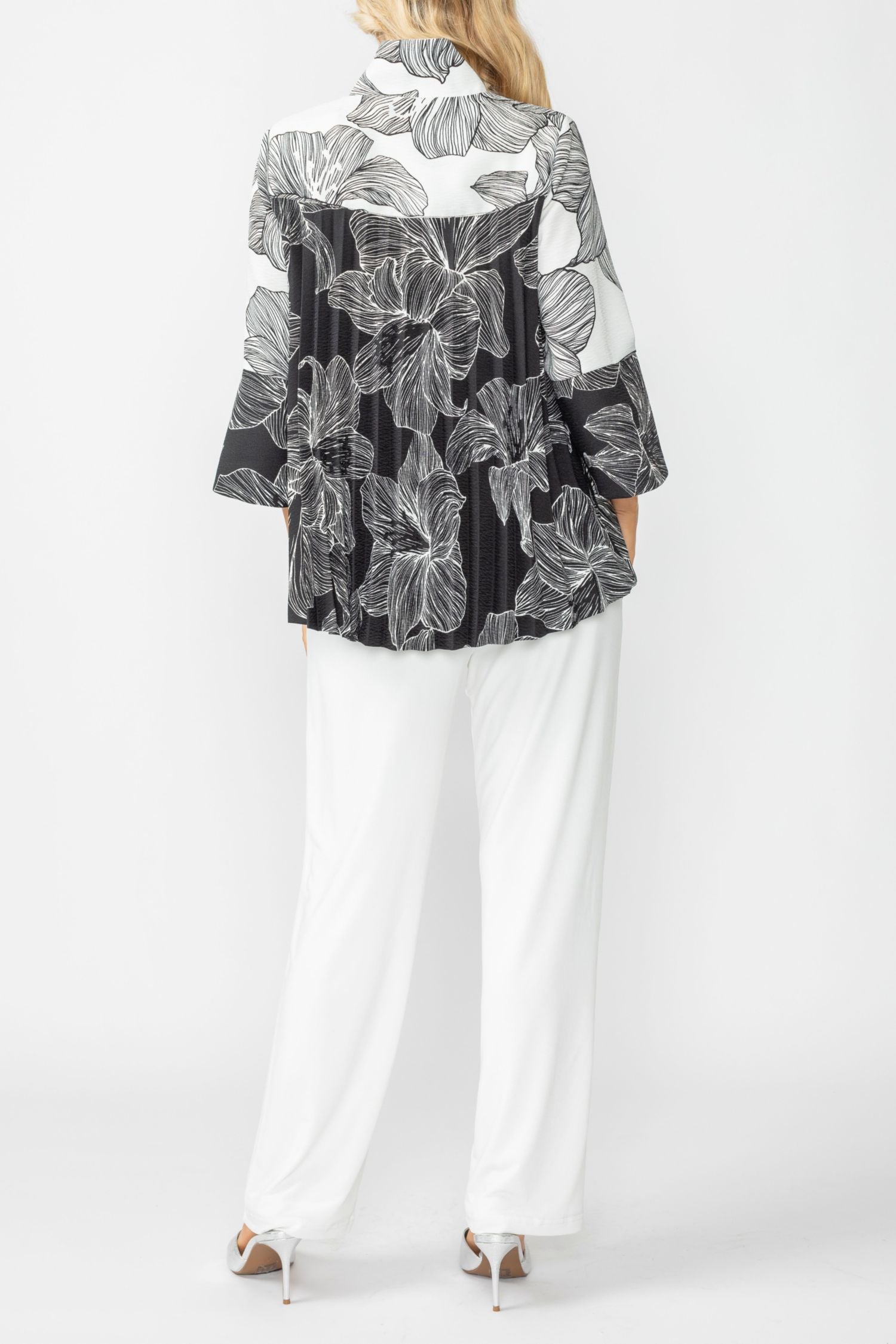 Black Back Pleating Stand Collar Jacket