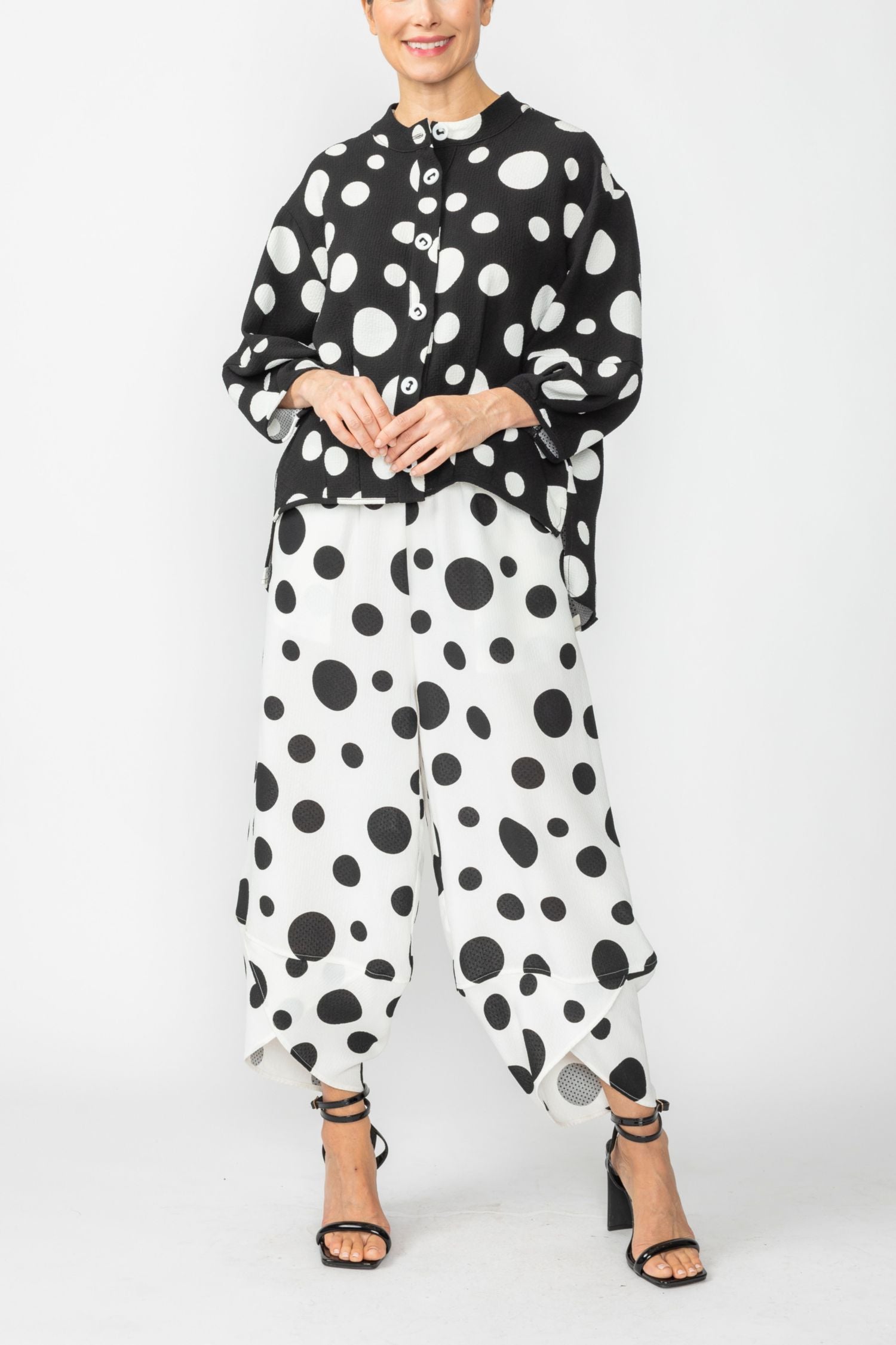 Black Pleat Hem Kimono Broadcloth