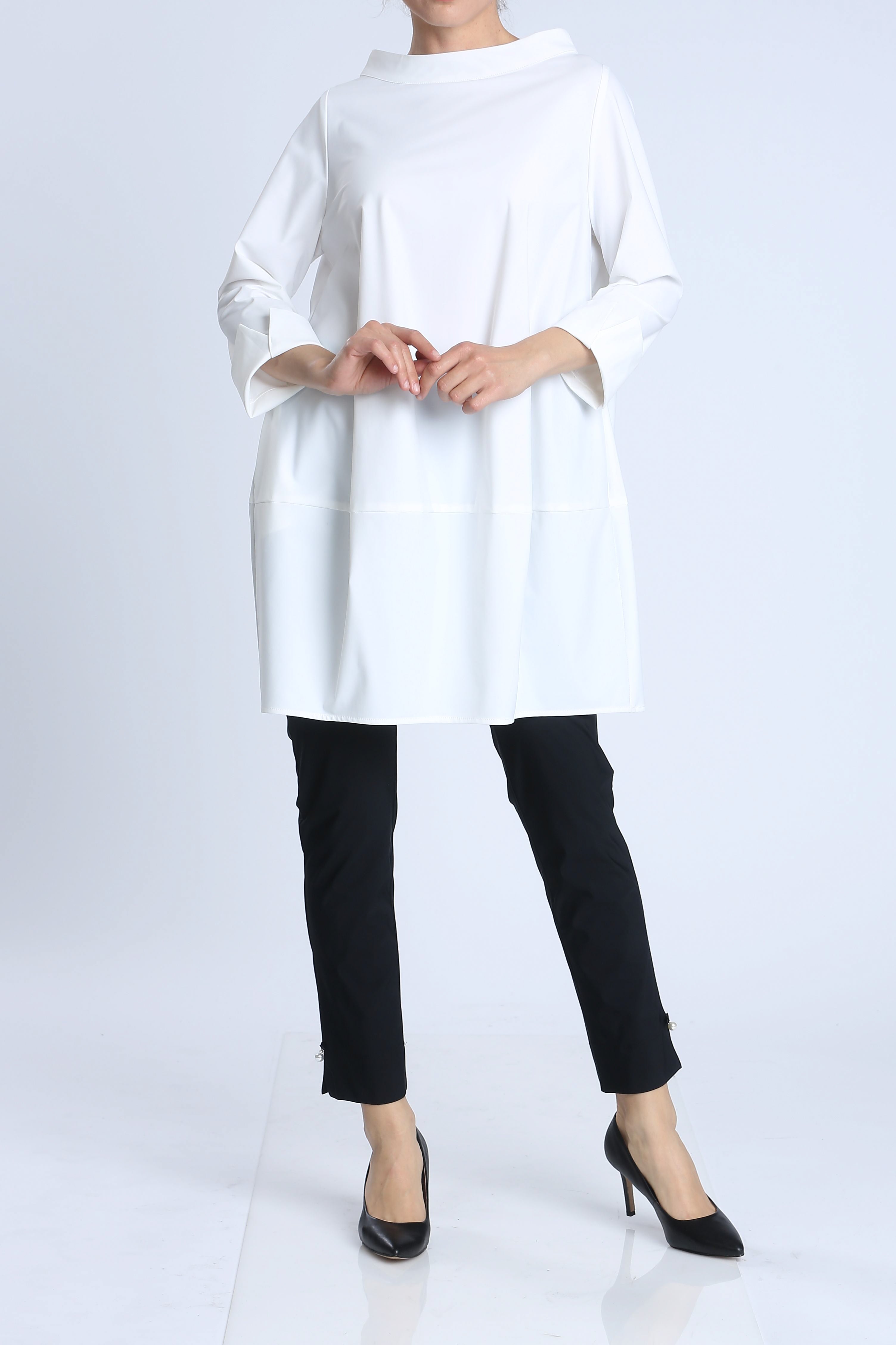 White Boat Neck Stand Collar Balloon Top