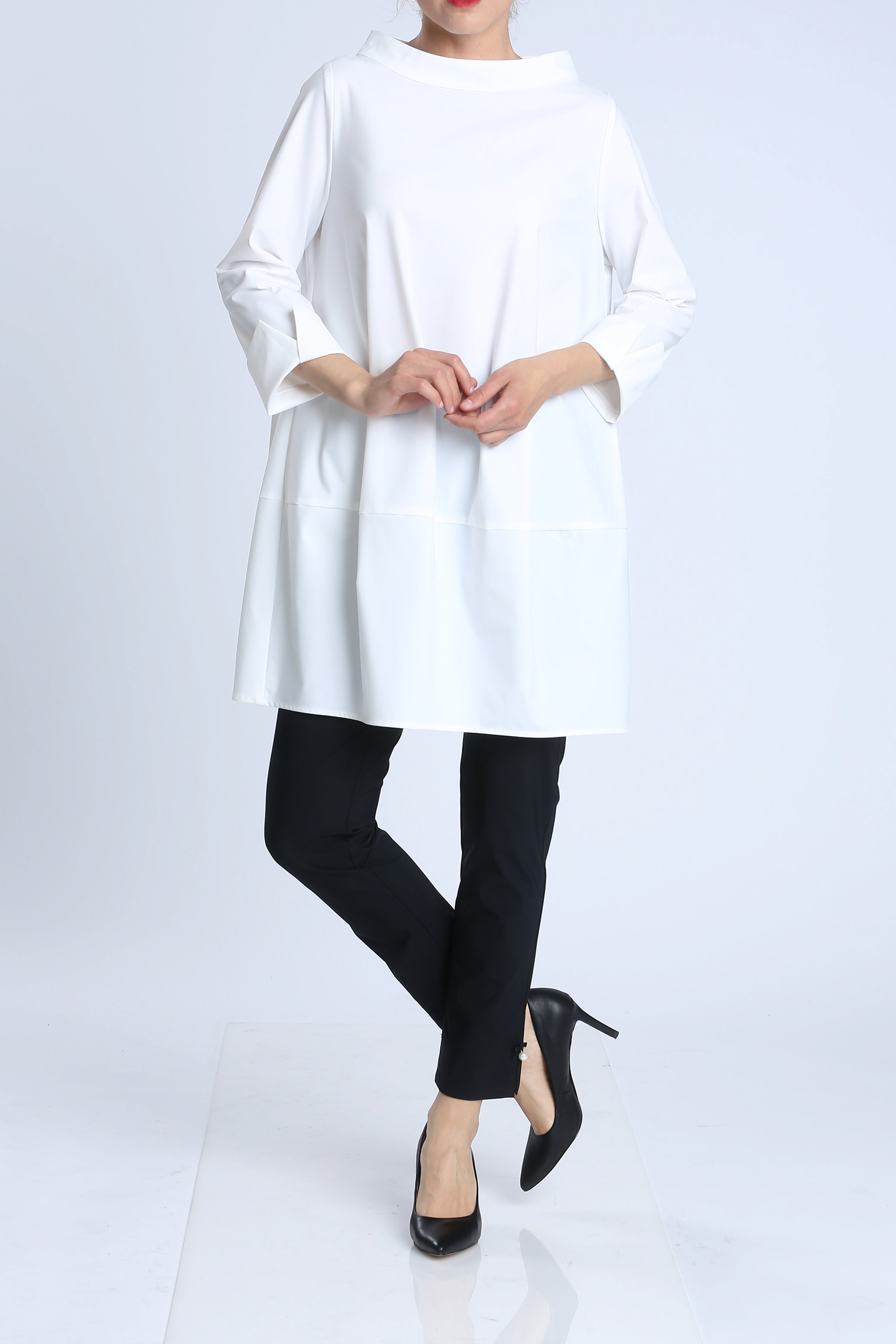 White Boat Neck Stand Collar Balloon Top