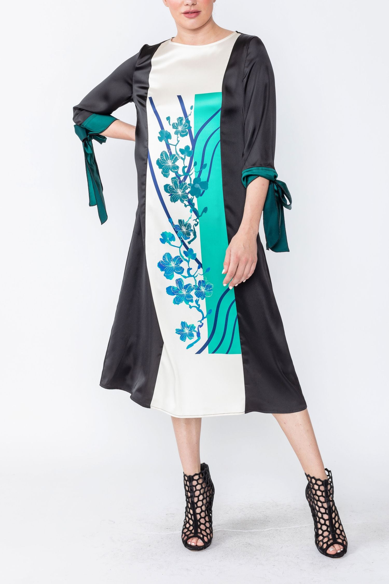 Plus Size Color Block Dress W/ Flower 3XL / Multi Plus Size Color Block Dress W/ Flower 3XL / Multi