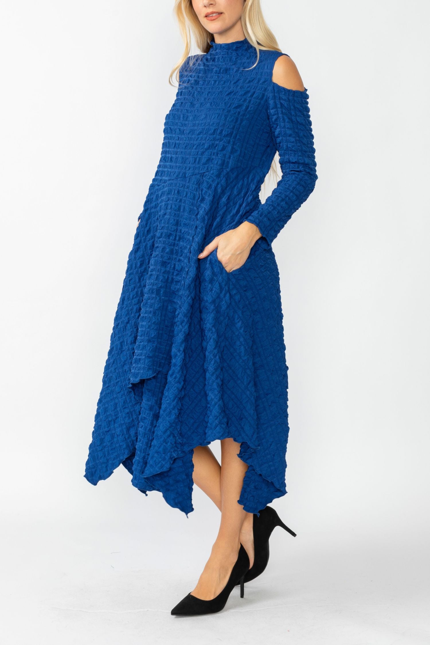 Blue Mock-Neck Cold Shoulder Asymmetrical Dress Blue / XX-Large Blue Mock-Neck Cold Shoulder Asymmetrical Dress Blue / XX-Large