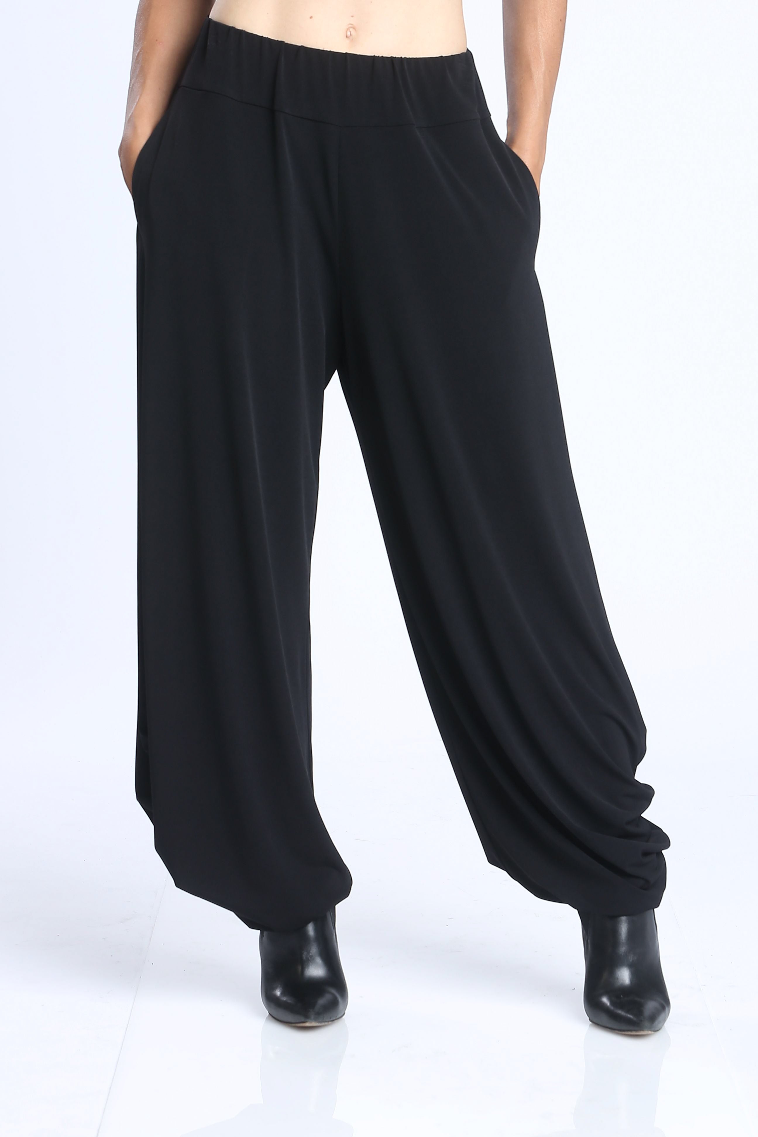 Black Side Pleats Detailed Wide Leg Pants